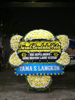 Papan Bunga Duka di Tapian Dolok